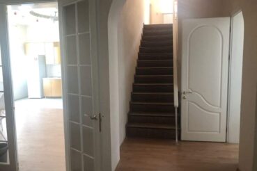 ступеньки на 2-й етаж