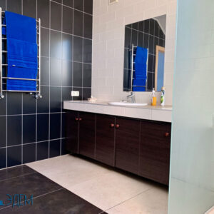 ванная и душевая комната в пансионате эдем